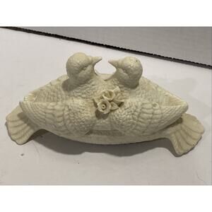 LOVE DOVES WHITE PORCELAIN TRINKET BOX, Birds, Knick Knacks